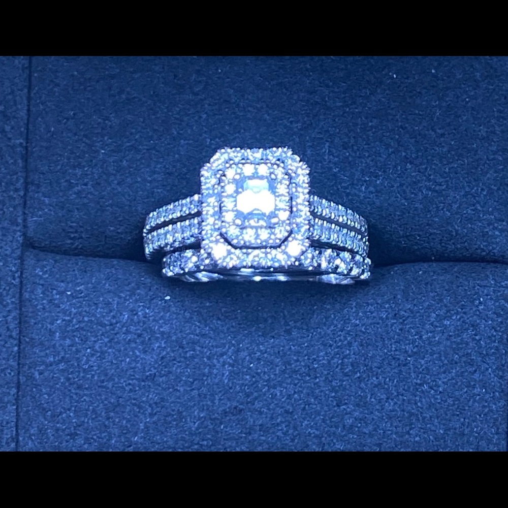 Wedding ring - Picture 4 of 13